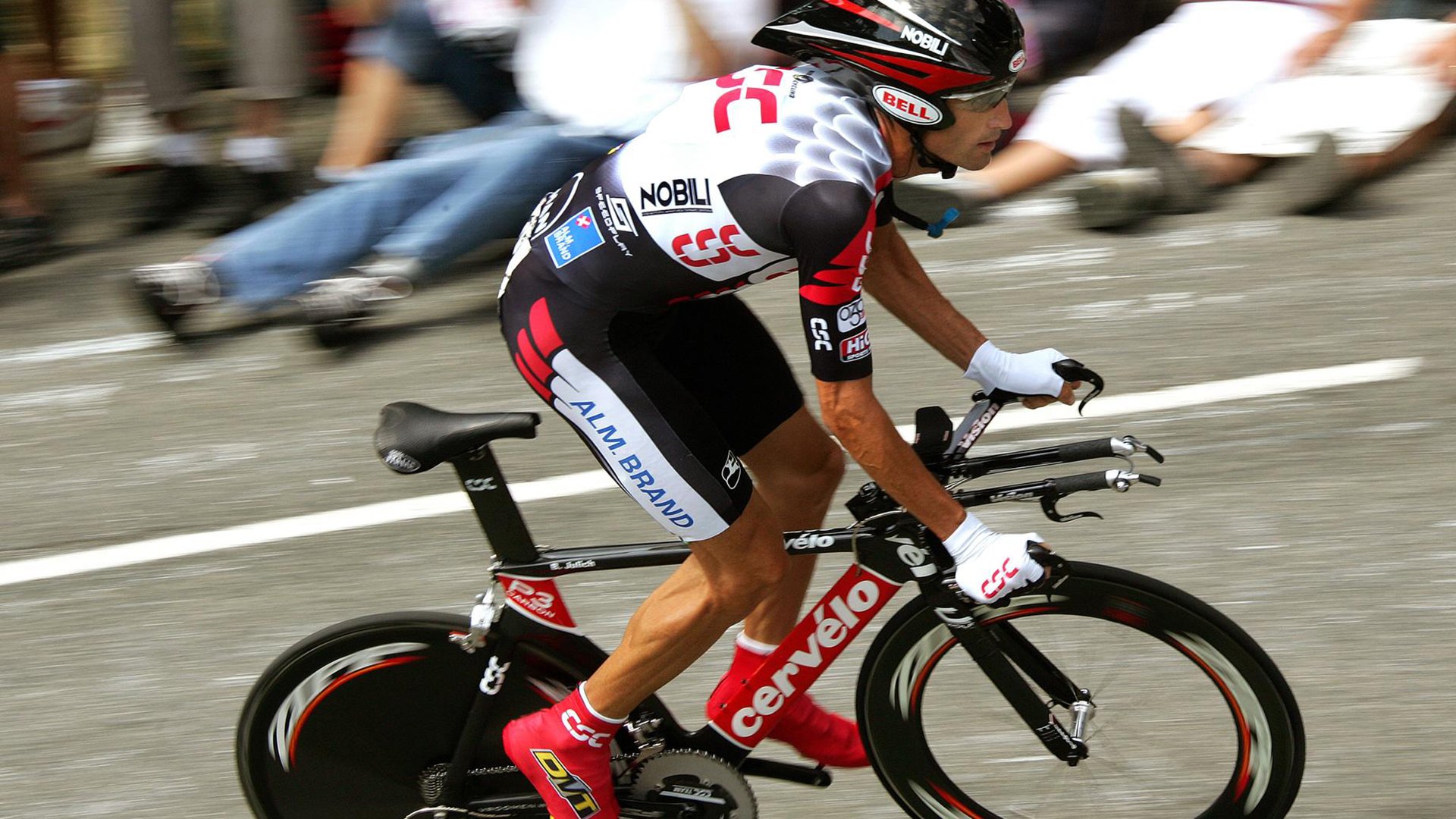 从职位争夺看社会导向，刘伟提出深刻见解